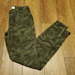 Womens Mudd Camo Skinny Jeans size 7